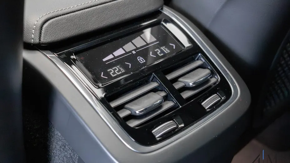 VOLVO XC60 XC60 B5 D AWD Ultimate Dark aut