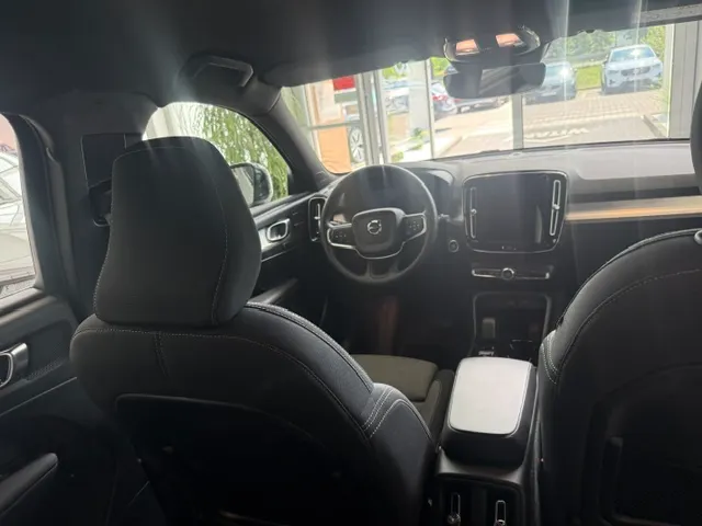 VOLVO XC40 XC40 B3 Plus Dark aut