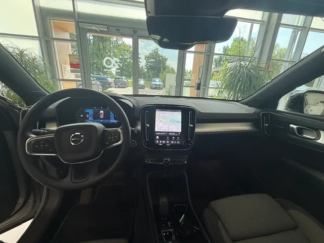 VOLVO XC40 XC40 B3 Plus Dark aut
