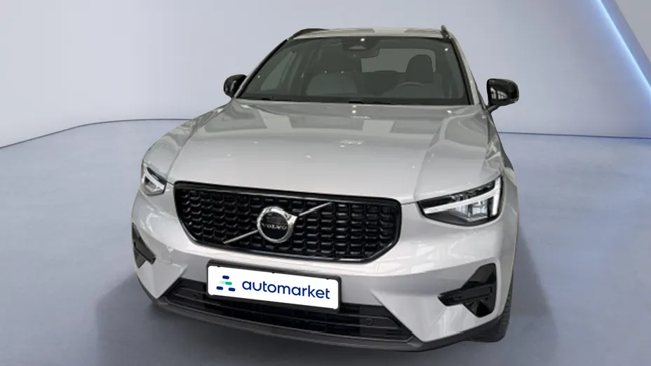 VOLVO XC40 XC40 B3 Plus Dark aut
