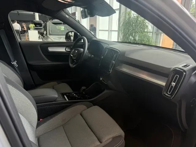 VOLVO XC40 XC40 B3 Plus Dark aut