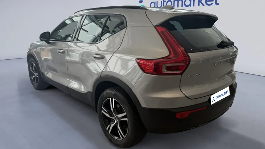 VOLVO XC40 XC40 B3 Plus Dark aut