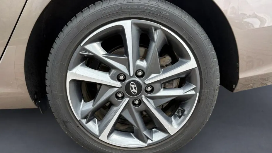 HYUNDAI i30 i30 1.5 T-GDI 48V Executive DCT