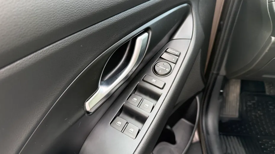 HYUNDAI i30 i30 1.5 DPI Modern