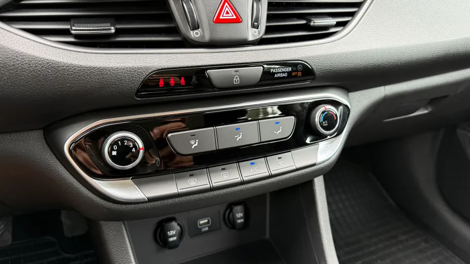 HYUNDAI i30 i30 1.5 DPI Classic +