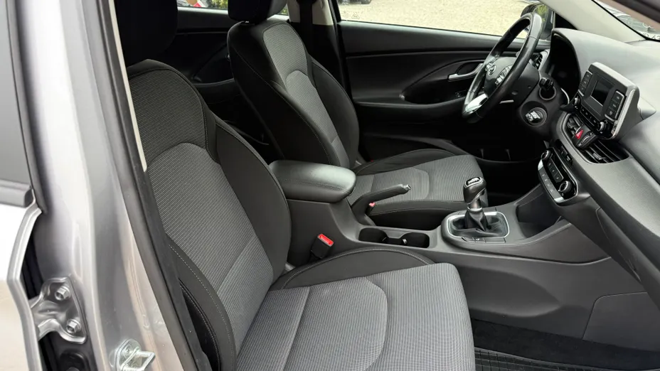 HYUNDAI i30 i30 1.5 DPI Classic +