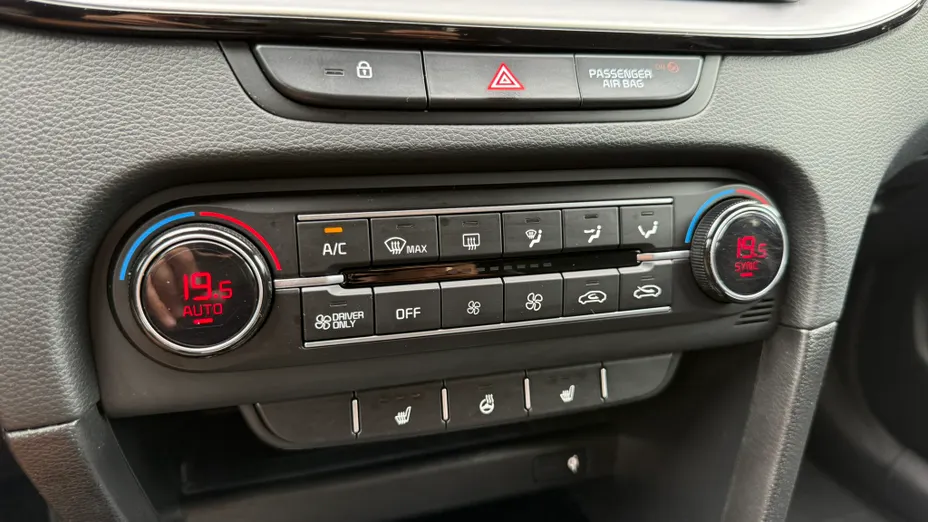 KIA Cee'd Ceed 1.6 GDI PHEV Business Line DCT