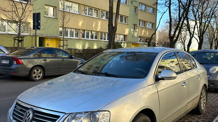 VOLKSWAGEN Passat -