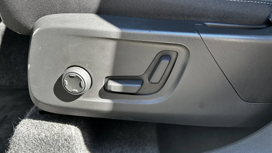 VOLVO XC40 XC40 B3 Plus Dark aut