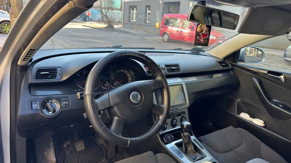 VOLKSWAGEN Passat -