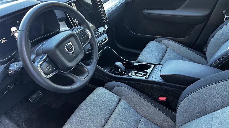 VOLVO XC40 XC40 B3 Plus Dark aut