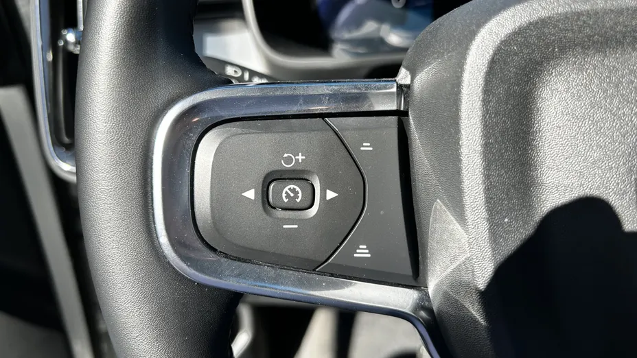 VOLVO XC40 XC40 B3 Plus Dark aut