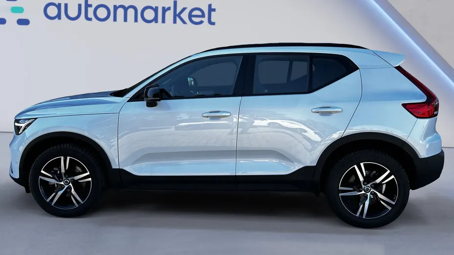 VOLVO XC40 XC40 B3 Plus Dark aut