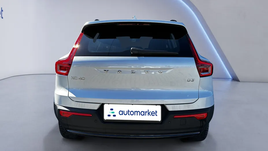 VOLVO XC40 XC40 B3 Plus Dark aut