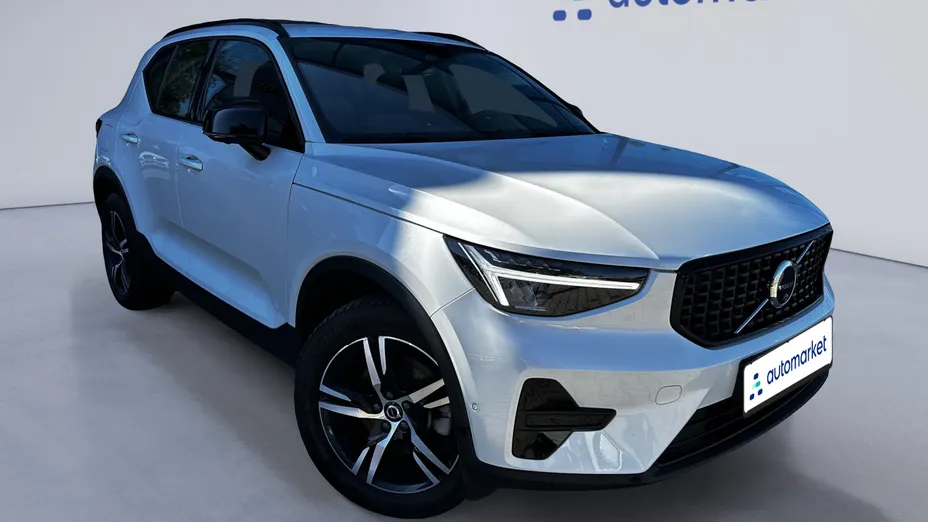 VOLVO XC40 XC40 B3 Plus Dark aut