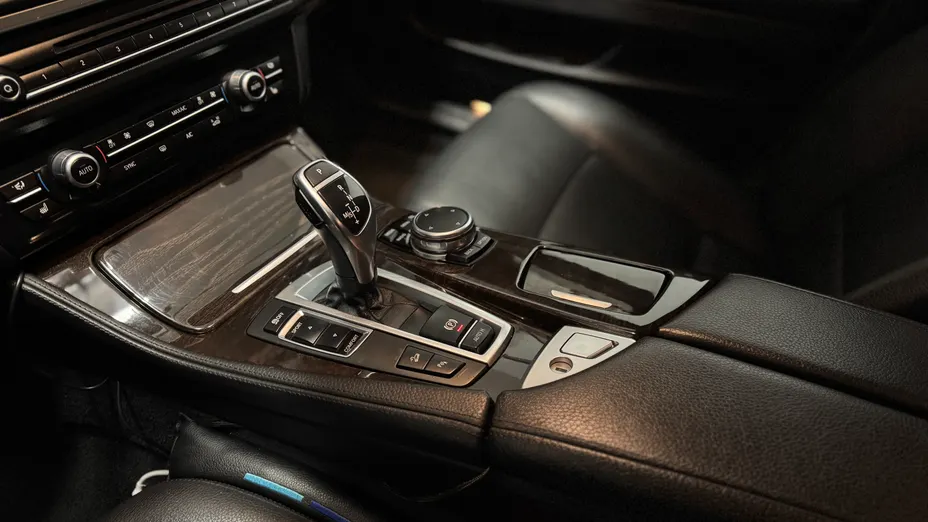 BMW Seria 5 528i xDrive Modern Line