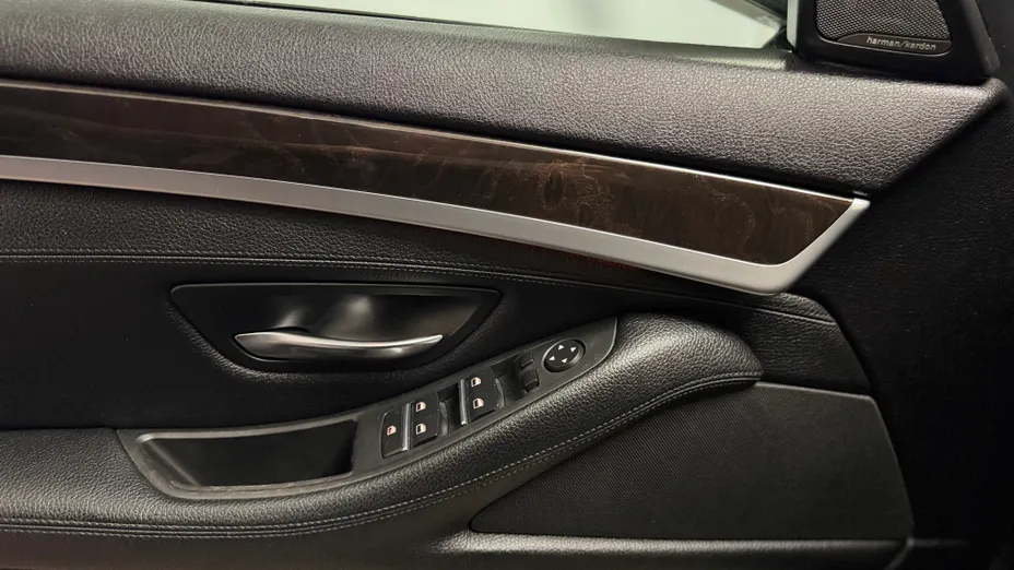 BMW Seria 5 528i xDrive Modern Line