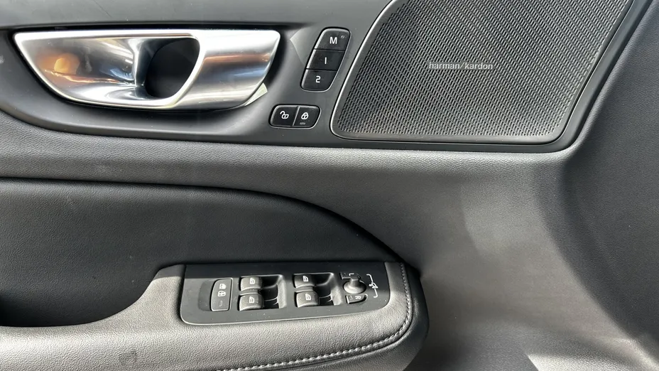 VOLVO V60 V60 B4 B Plus Dark aut