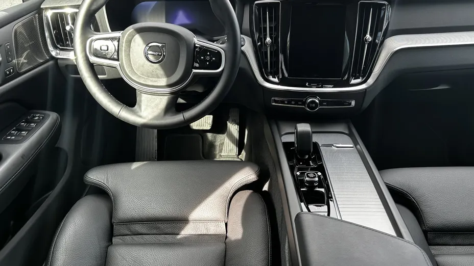 VOLVO V60 V60 B4 B Plus Dark aut