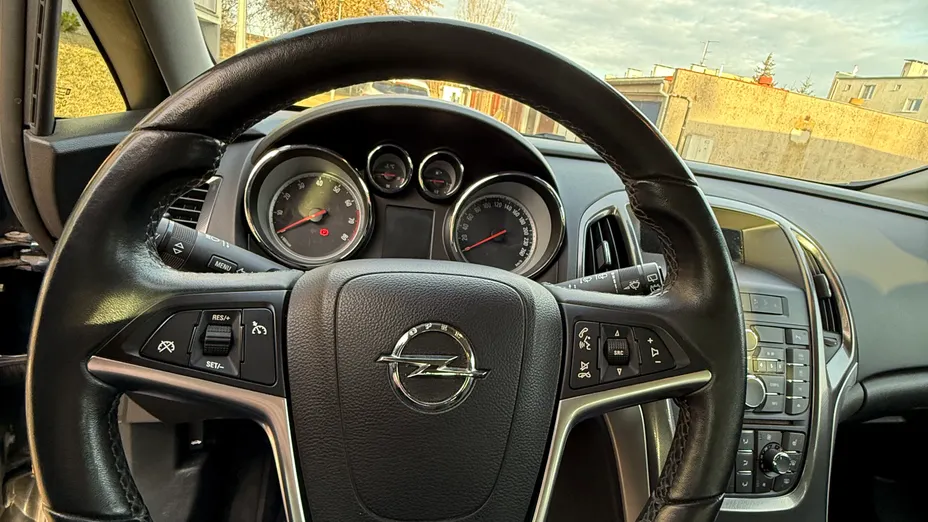 OPEL Astra Astra IV 1.4 T Cosmo