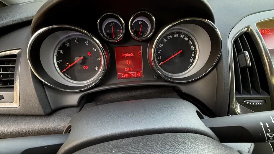 OPEL Astra Astra IV 1.4 T Cosmo