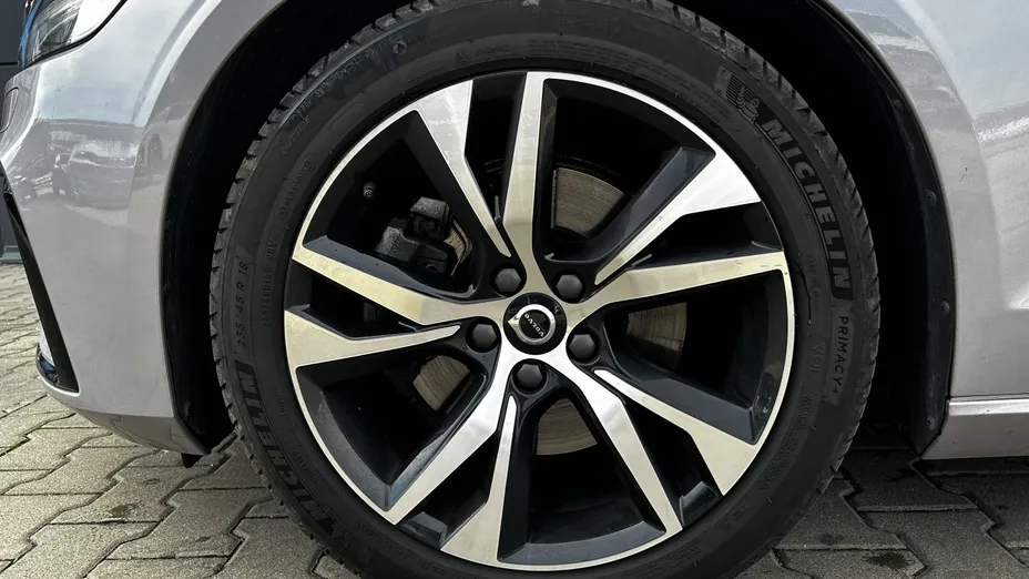 VOLVO V60 V60 B4 B Plus Dark aut