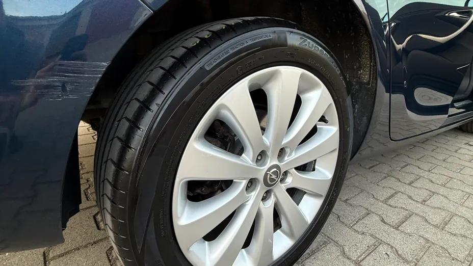 OPEL Astra Astra IV 1.4 T Cosmo