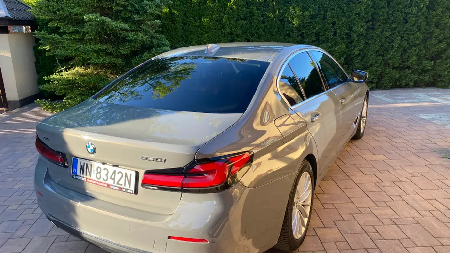 BMW Seria 5 530i GPF xDrive Luxury Line aut