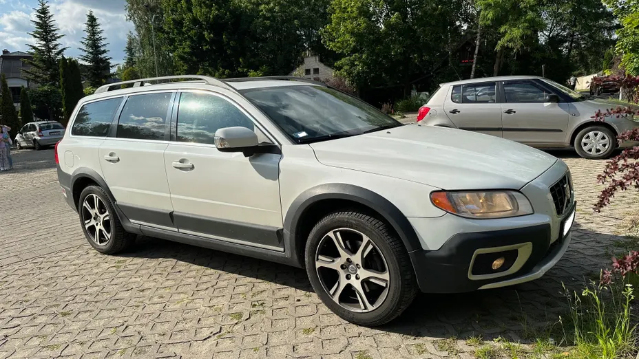 VOLVO XC70 -