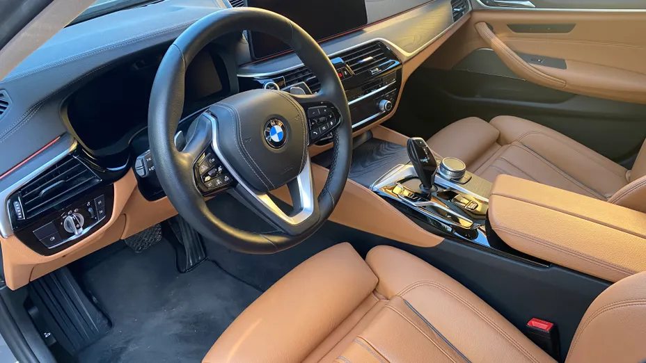 BMW Seria 5 530i GPF xDrive Luxury Line aut