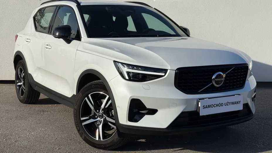 VOLVO XC40 XC40 B4 Plus Dark aut