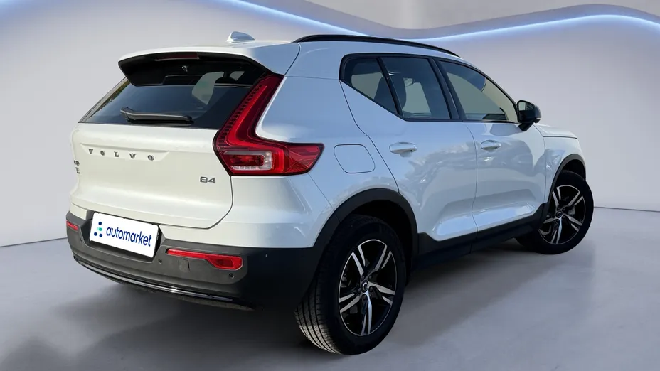 VOLVO XC40 XC40 B4 Plus Dark aut