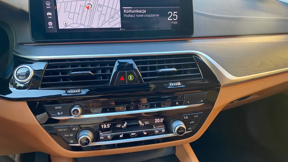 BMW Seria 5 530i GPF xDrive Luxury Line aut