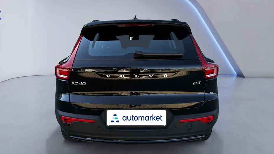 VOLVO XC40 XC40 B3 Plus Dark aut