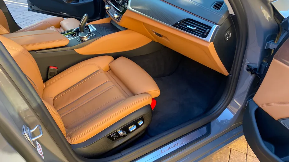 BMW Seria 5 530i GPF xDrive Luxury Line aut