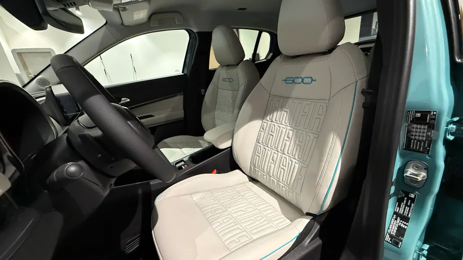 FIAT 600 600 1.2 Turbo Hybrid La Prima eDCT Nowy