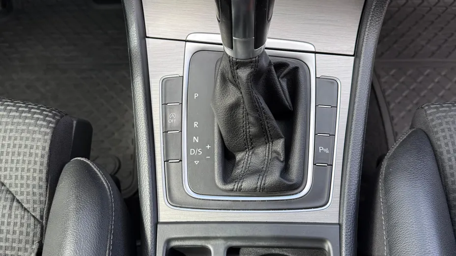 VOLKSWAGEN Golf Golf VII 1.6 TDI BMT Comfortline DSG