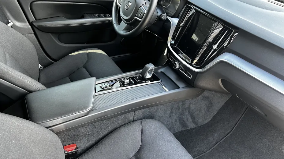 VOLVO V60 V60 B4 B Momentum Pro aut