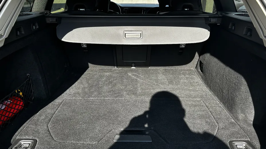 VOLVO V60 V60 B4 B Momentum Pro aut