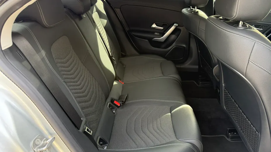 MERCEDES-BENZ CLA CLA 180 Progressive 7G-DCT