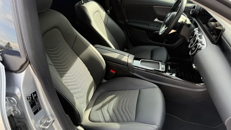 MERCEDES-BENZ CLA CLA 180 Progressive 7G-DCT