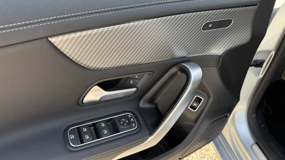 MERCEDES-BENZ CLA CLA 180 Progressive 7G-DCT