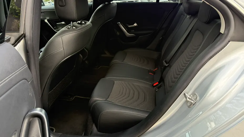 MERCEDES-BENZ CLA CLA 180 Progressive 7G-DCT