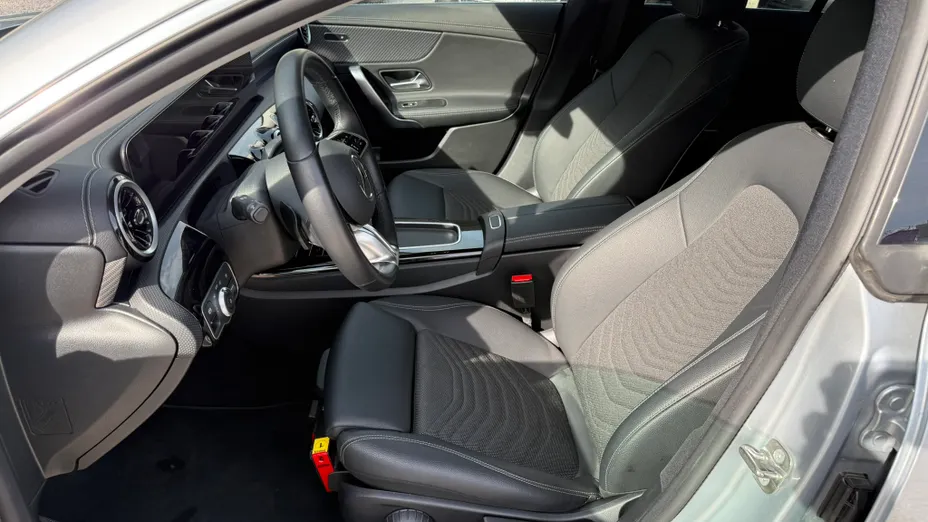 MERCEDES-BENZ CLA CLA 180 Progressive 7G-DCT