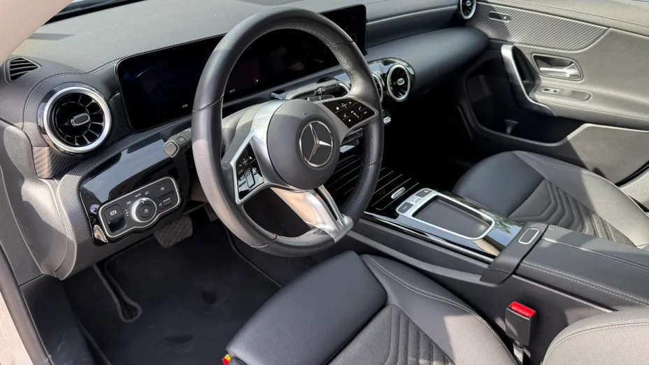 MERCEDES-BENZ CLA CLA 180 Progressive 7G-DCT