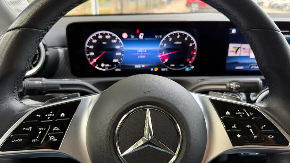 MERCEDES-BENZ CLA CLA 180 Progressive 7G-DCT