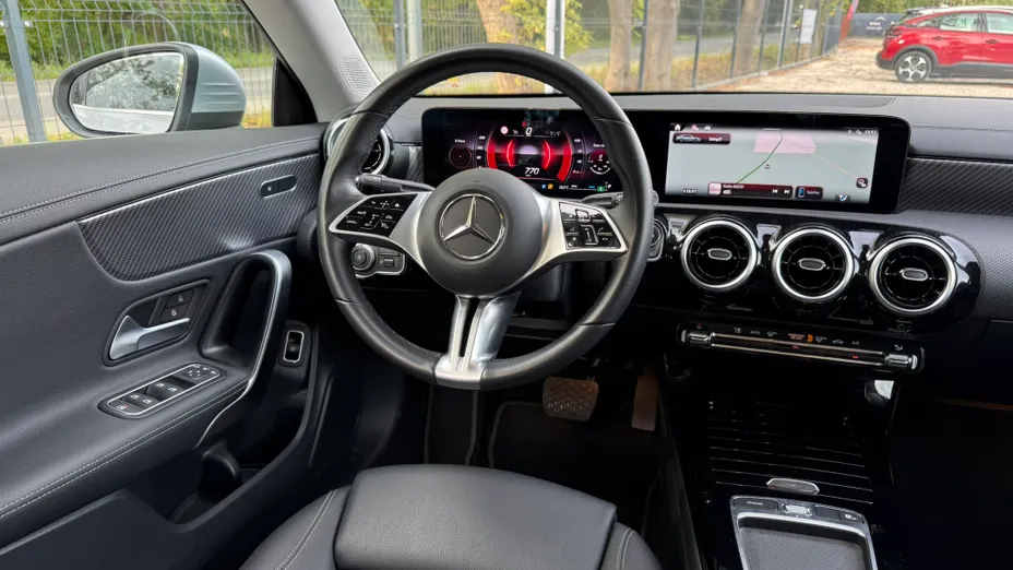 MERCEDES-BENZ CLA CLA 180 Progressive 7G-DCT