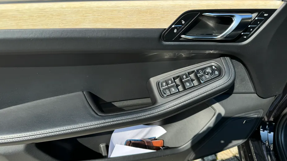 PORSCHE Macan Macan