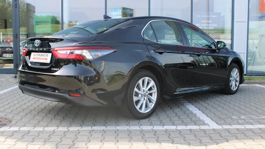 TOYOTA Camry -