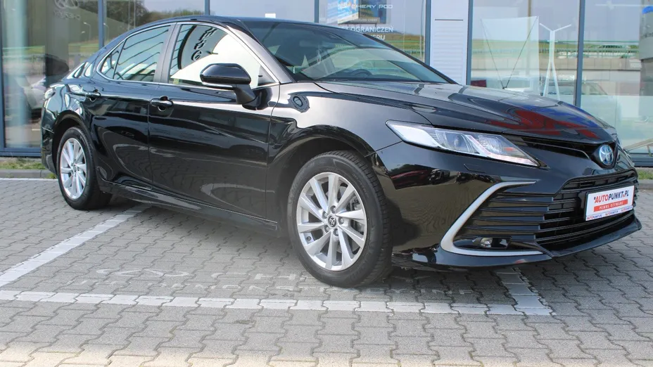 TOYOTA Camry -